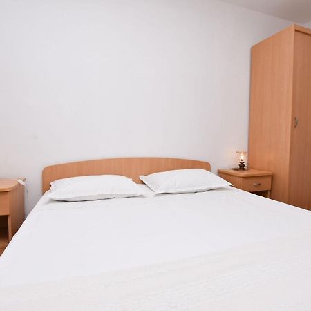 Apartments And Room Kiko Primosten Ngoại thất bức ảnh
