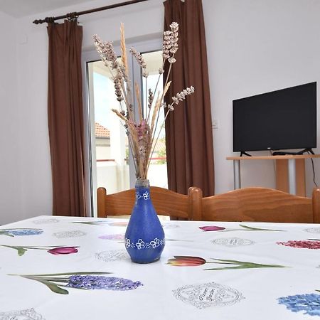 Apartments And Room Kiko Primosten Ngoại thất bức ảnh