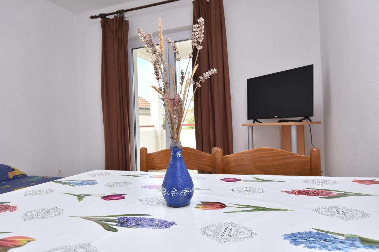 Apartments And Room Kiko Primosten Ngoại thất bức ảnh