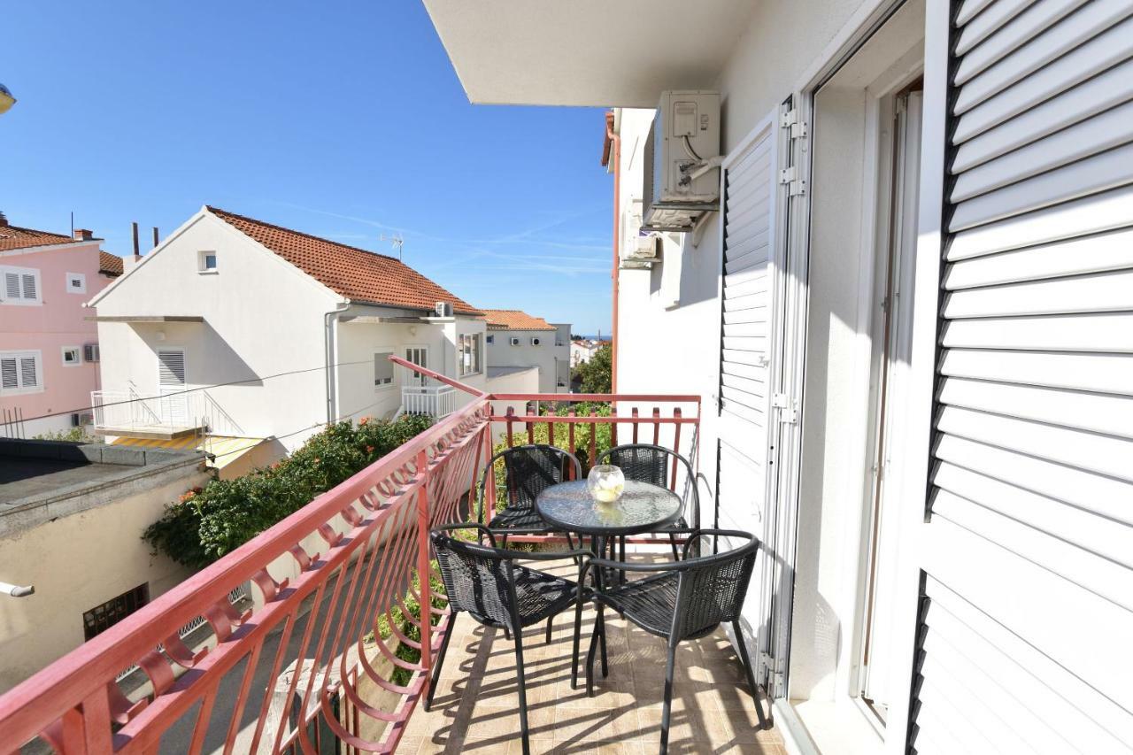 Apartments And Room Kiko Primosten Ngoại thất bức ảnh