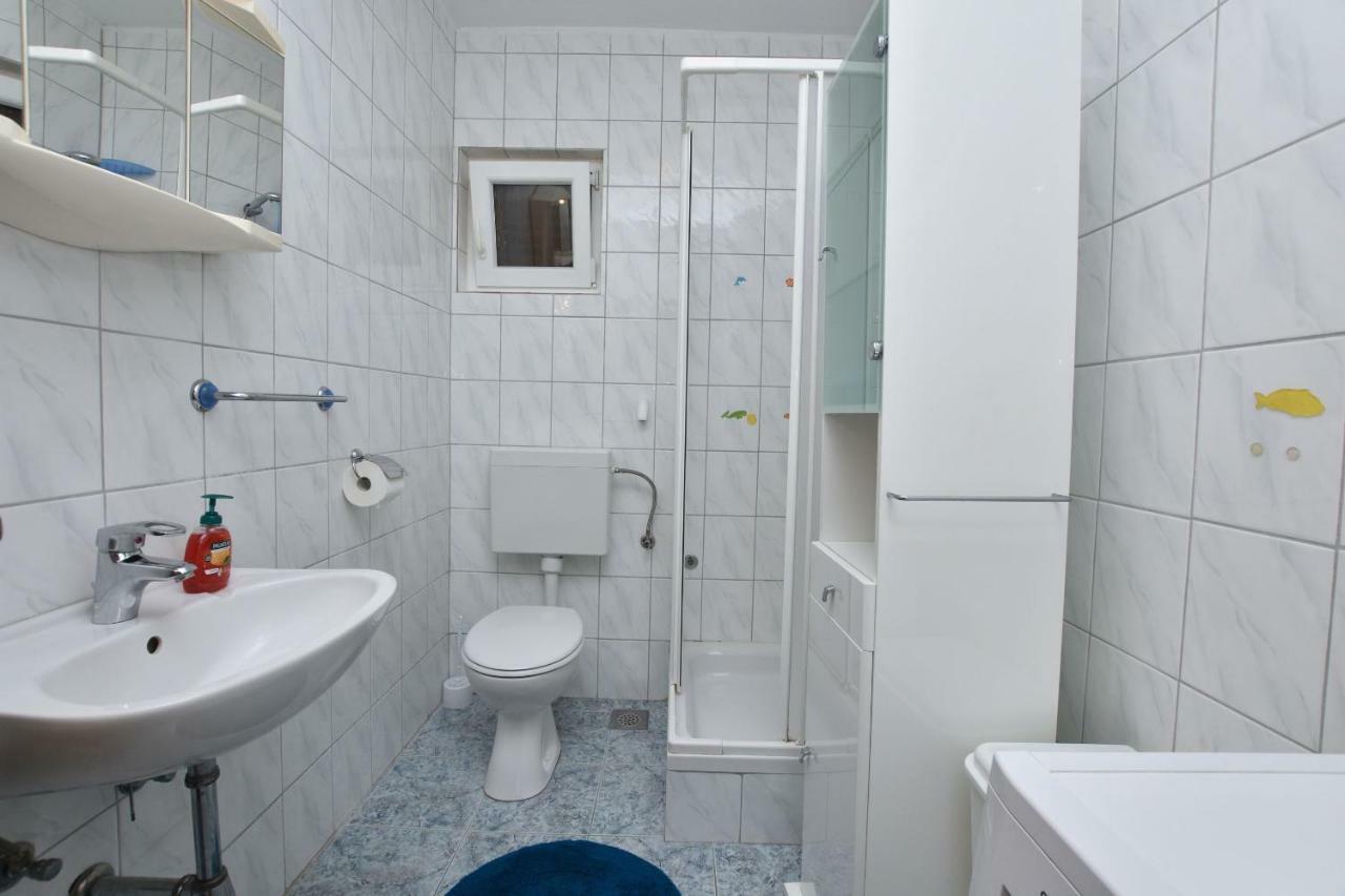 Apartments And Room Kiko Primosten Ngoại thất bức ảnh