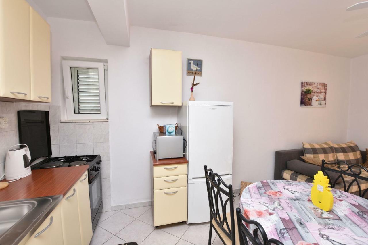 Apartments And Room Kiko Primosten Ngoại thất bức ảnh
