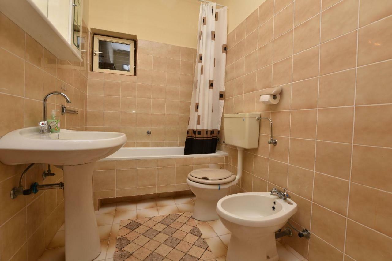 Apartments And Room Kiko Primosten Ngoại thất bức ảnh