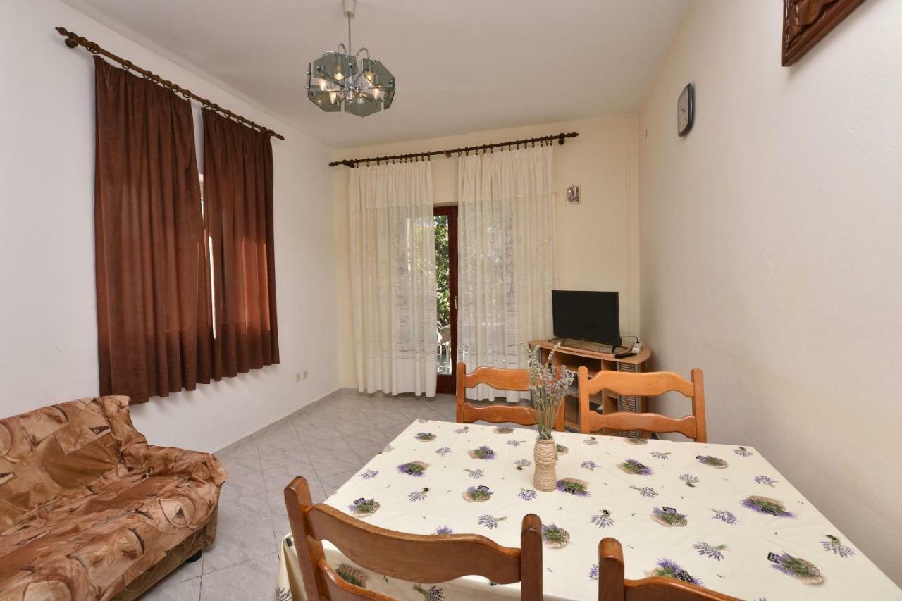 Apartments And Room Kiko Primosten Ngoại thất bức ảnh
