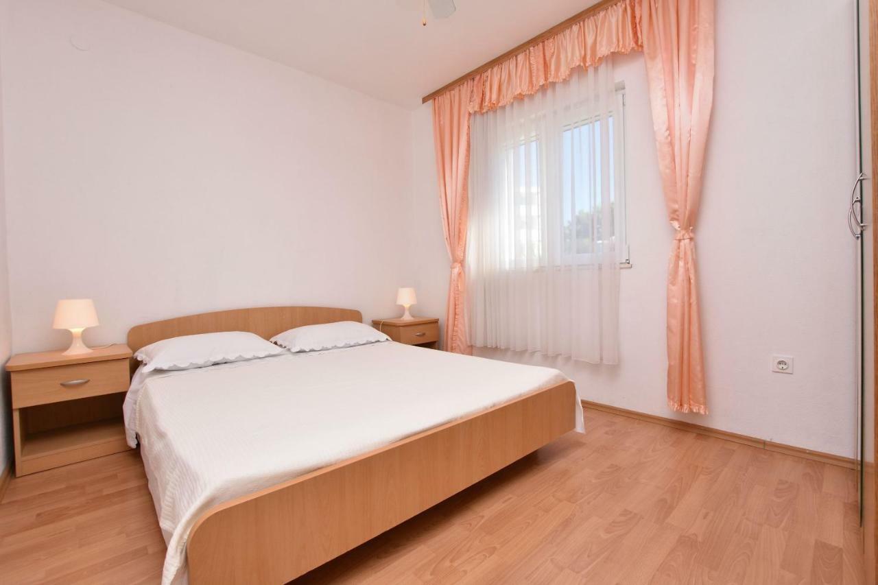 Apartments And Room Kiko Primosten Ngoại thất bức ảnh