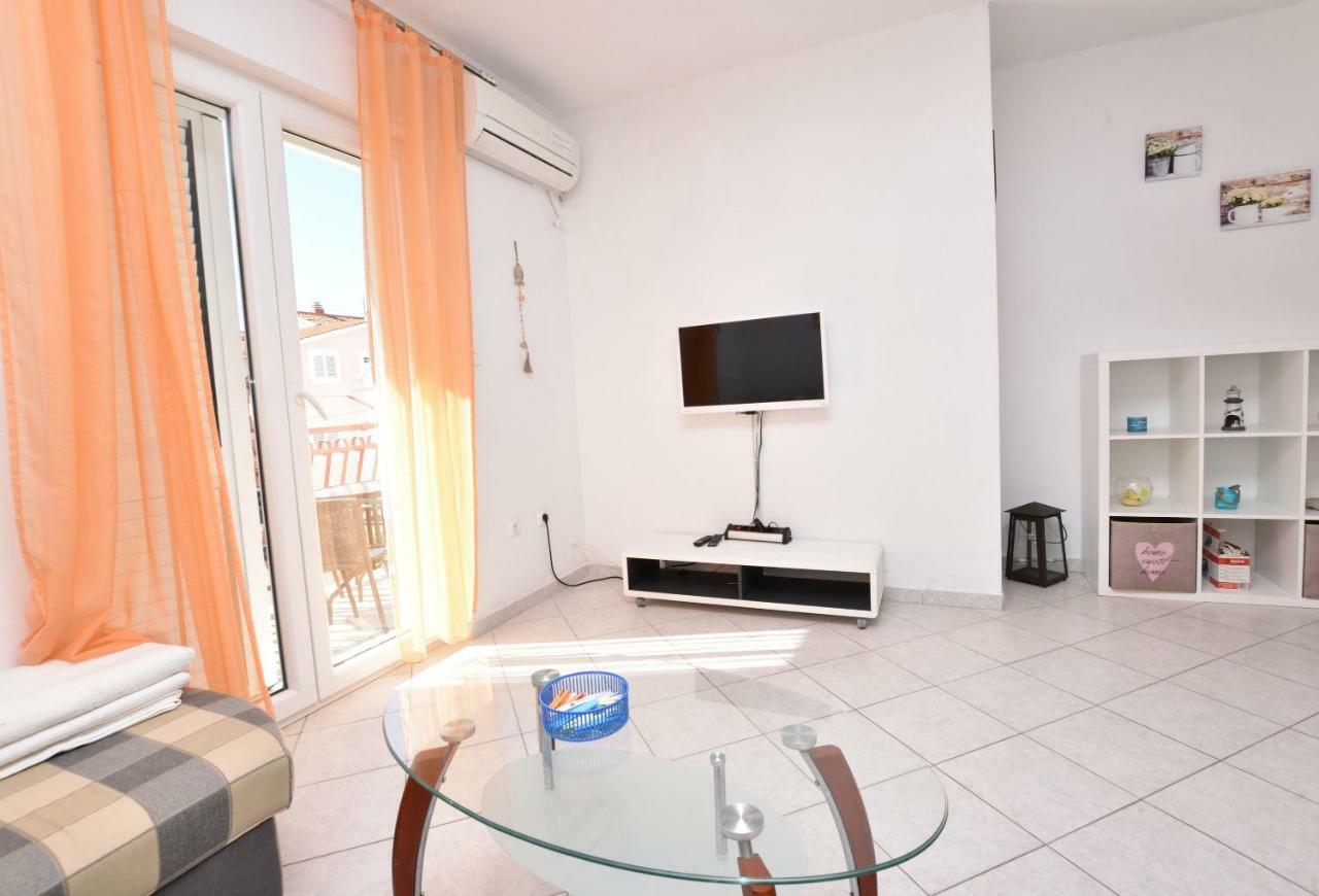 Apartments And Room Kiko Primosten Ngoại thất bức ảnh