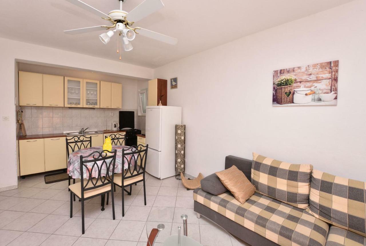 Apartments And Room Kiko Primosten Ngoại thất bức ảnh